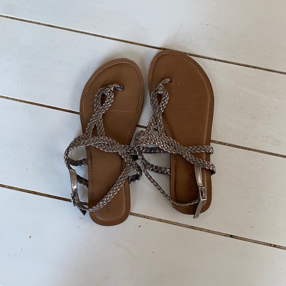 Women’s sandals